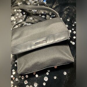 RARE Vintage Y2K Nine West Crossbody Bag Purse (Black)